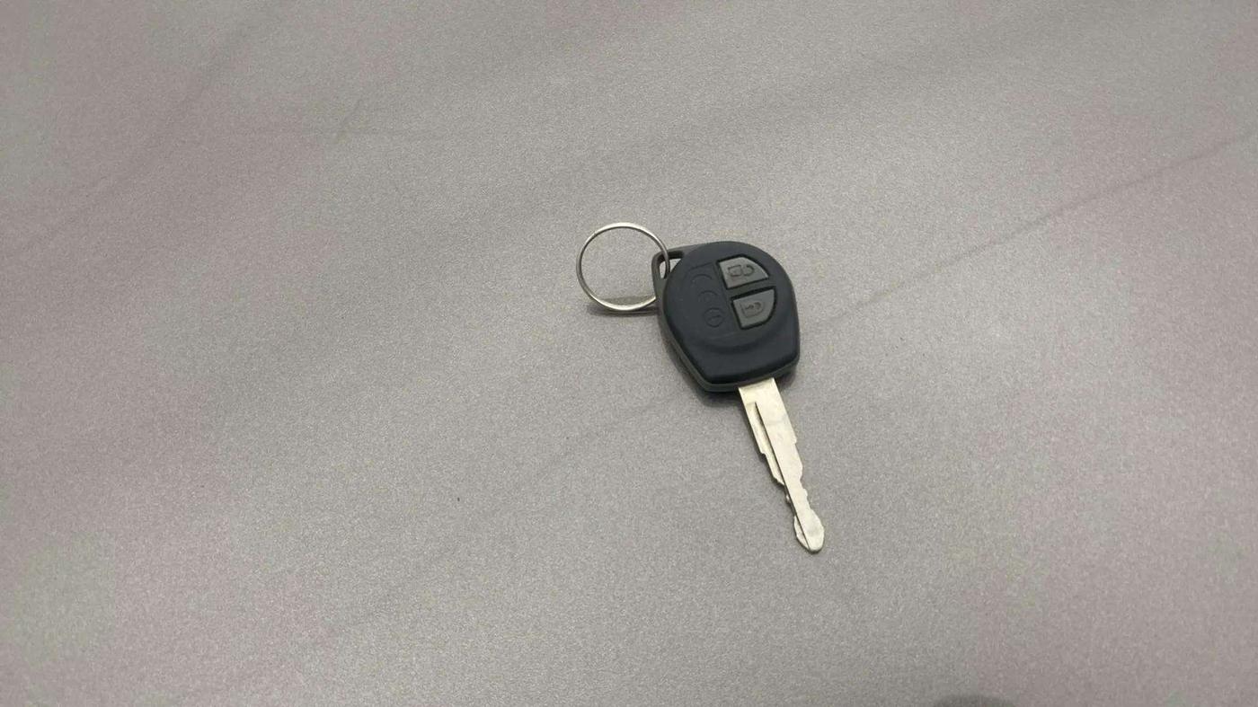 2019 Maruti Dzire VXI, Petrol, Manual, 75,803 km, Key Close Up