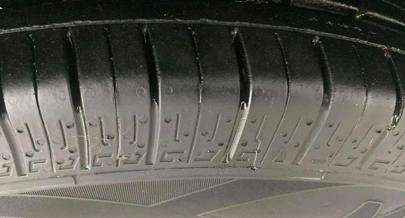 2019 Maruti Dzire VXI, Petrol, Manual, 75,803 km, Right Front Tyre Tread
