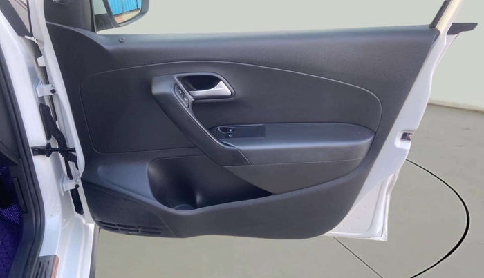 2021 Volkswagen Polo TRENDLINE 1.0L, Petrol, Manual, 37,274 km, Driver Side Door Panels Control