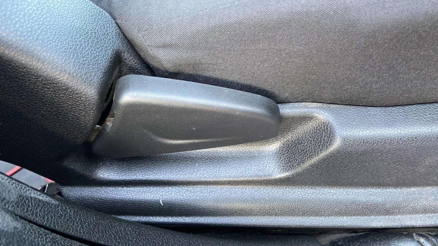 2018 Renault Kwid RXT 1.0 (O), Petrol, Manual, 42,962 km, Driver Side Adjustment Panel