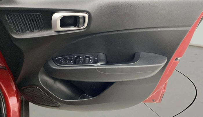 2021 Hyundai VENUE SX 1.5 CRDI, Diesel, Manual, 48,353 km, Driver Side Door Panels Control