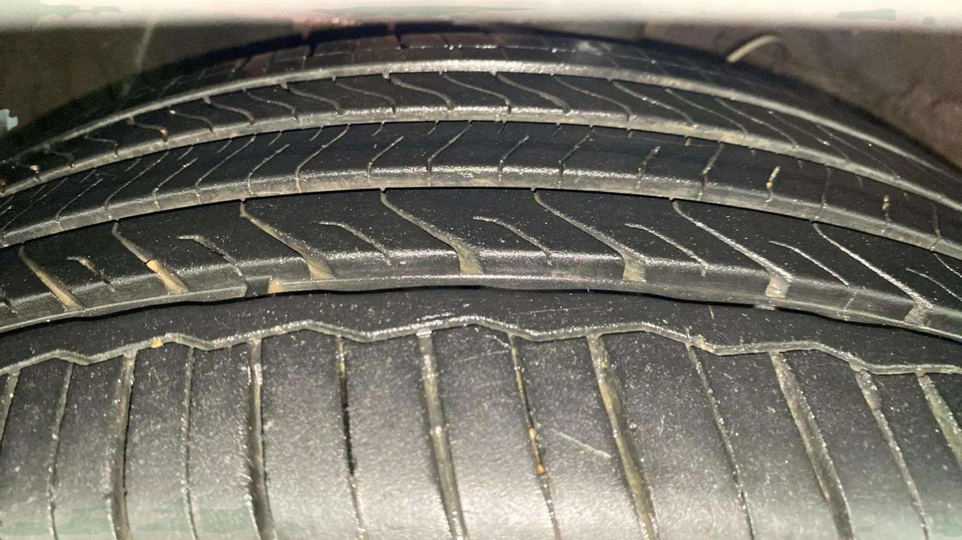 2021 Hyundai VENUE SX 1.5 CRDI, Diesel, Manual, 48,355 km, Left Front Tyre Tread