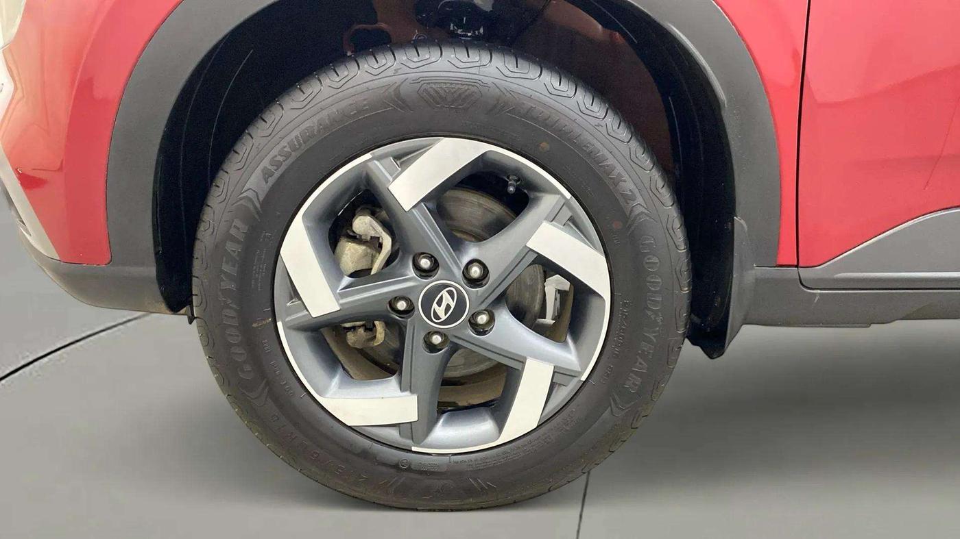 2021 Hyundai VENUE SX 1.5 CRDI, Diesel, Manual, 48,355 km, Left Front Wheel