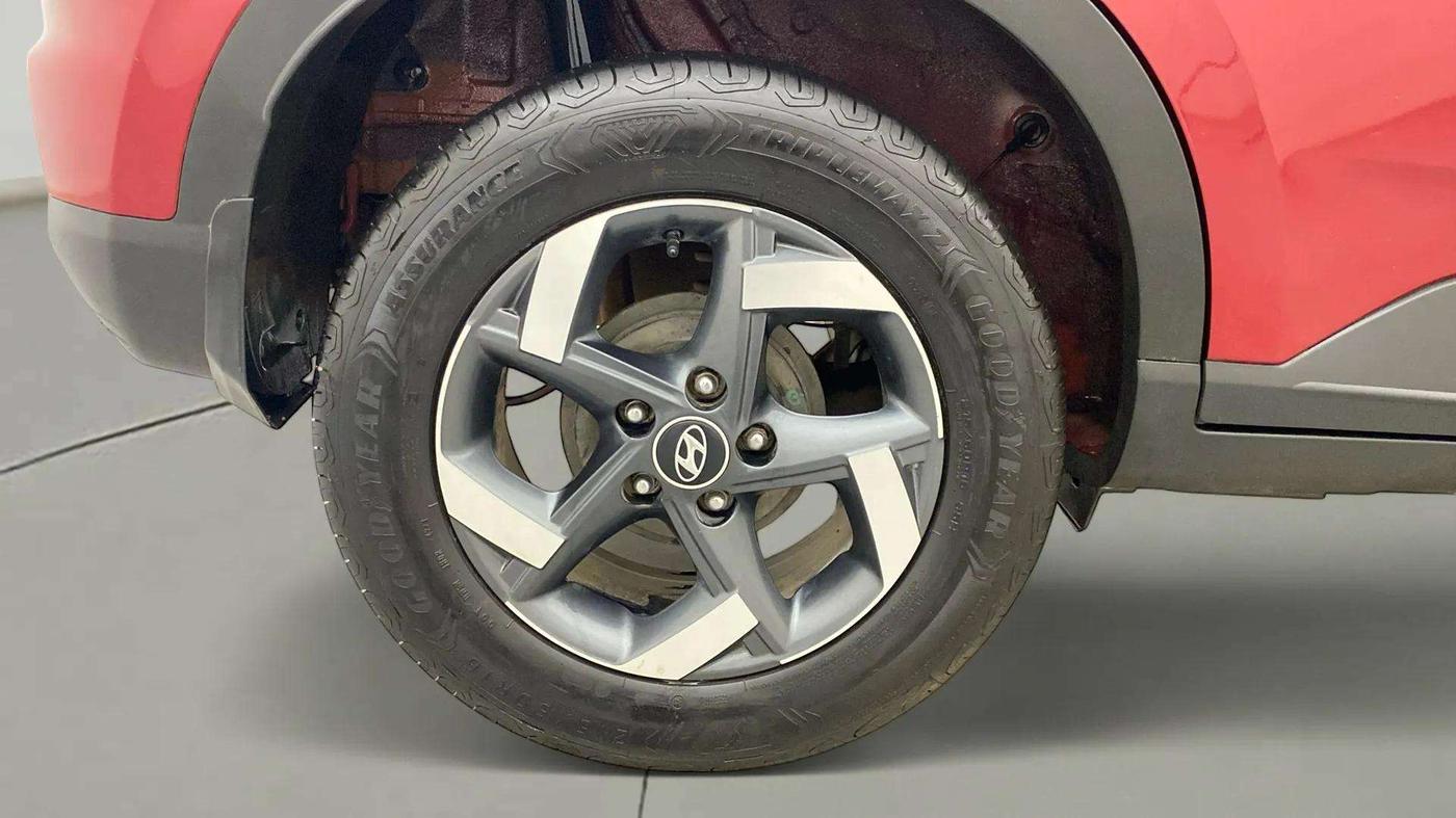 2021 Hyundai VENUE SX 1.5 CRDI, Diesel, Manual, 48,355 km, Right Rear Wheel