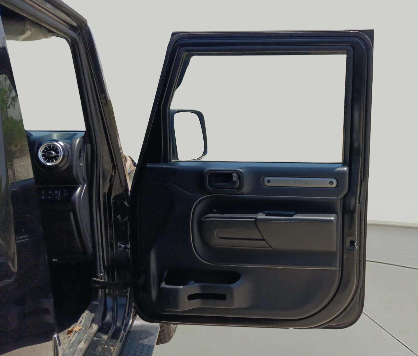 2022 Mahindra Thar LX PETROL HT 4WD AT, Petrol, Automatic, 16,881 km, RHS Rear Door