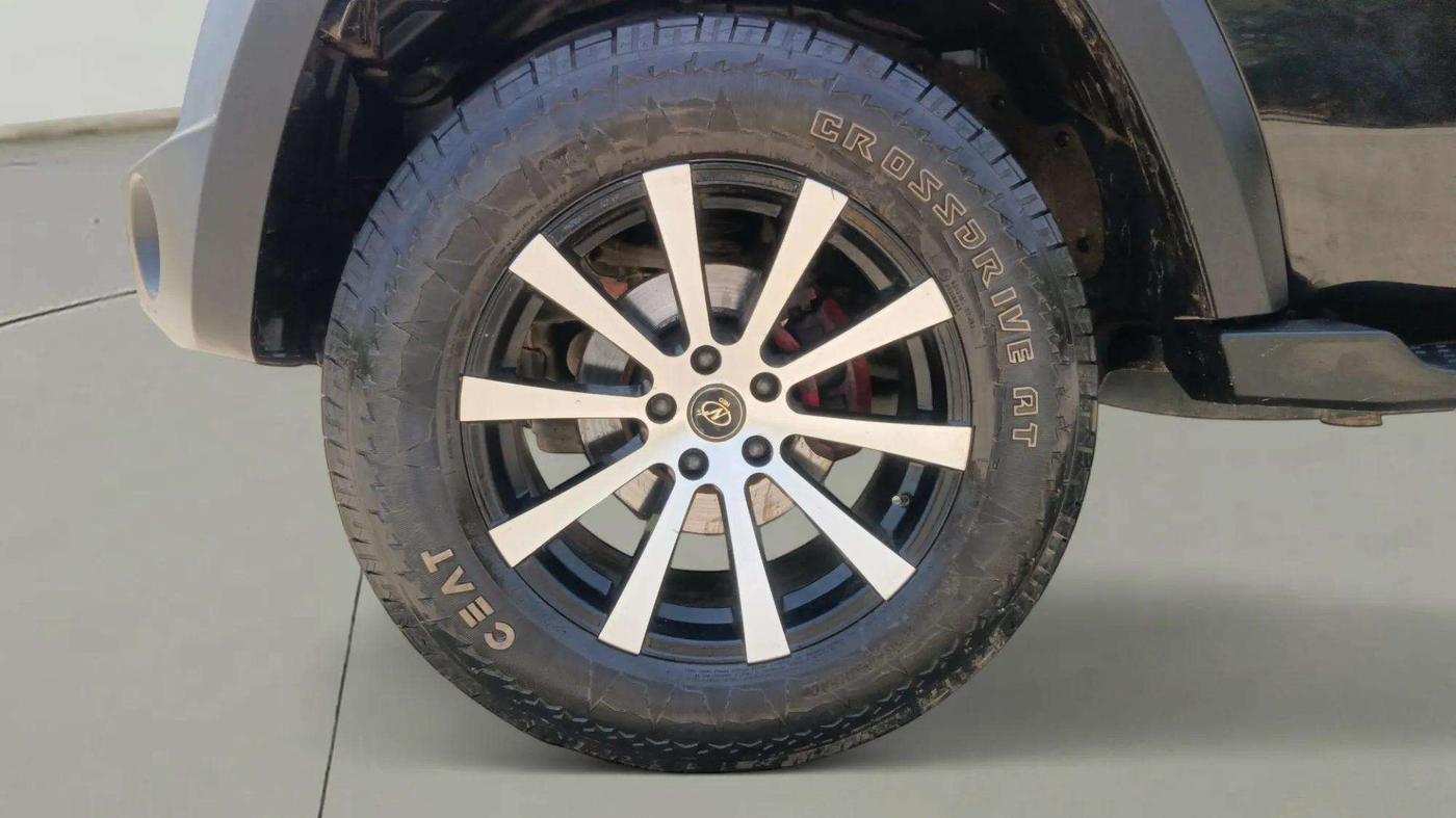 2022 Mahindra Thar LX PETROL HT 4WD AT, Petrol, Automatic, 16,881 km, Left Front Wheel