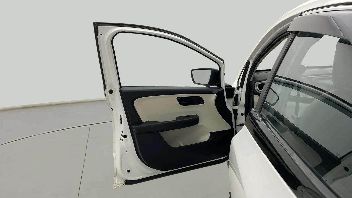 2023 Tata ALTROZ XTA, Petrol, Automatic, 13,010 km, LHS Front Door
