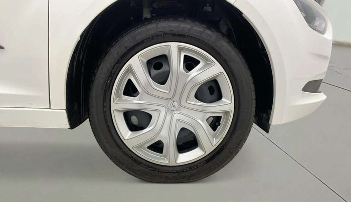 2023 Tata ALTROZ XTA, Petrol, Automatic, 12,932 km, Right Front Wheel