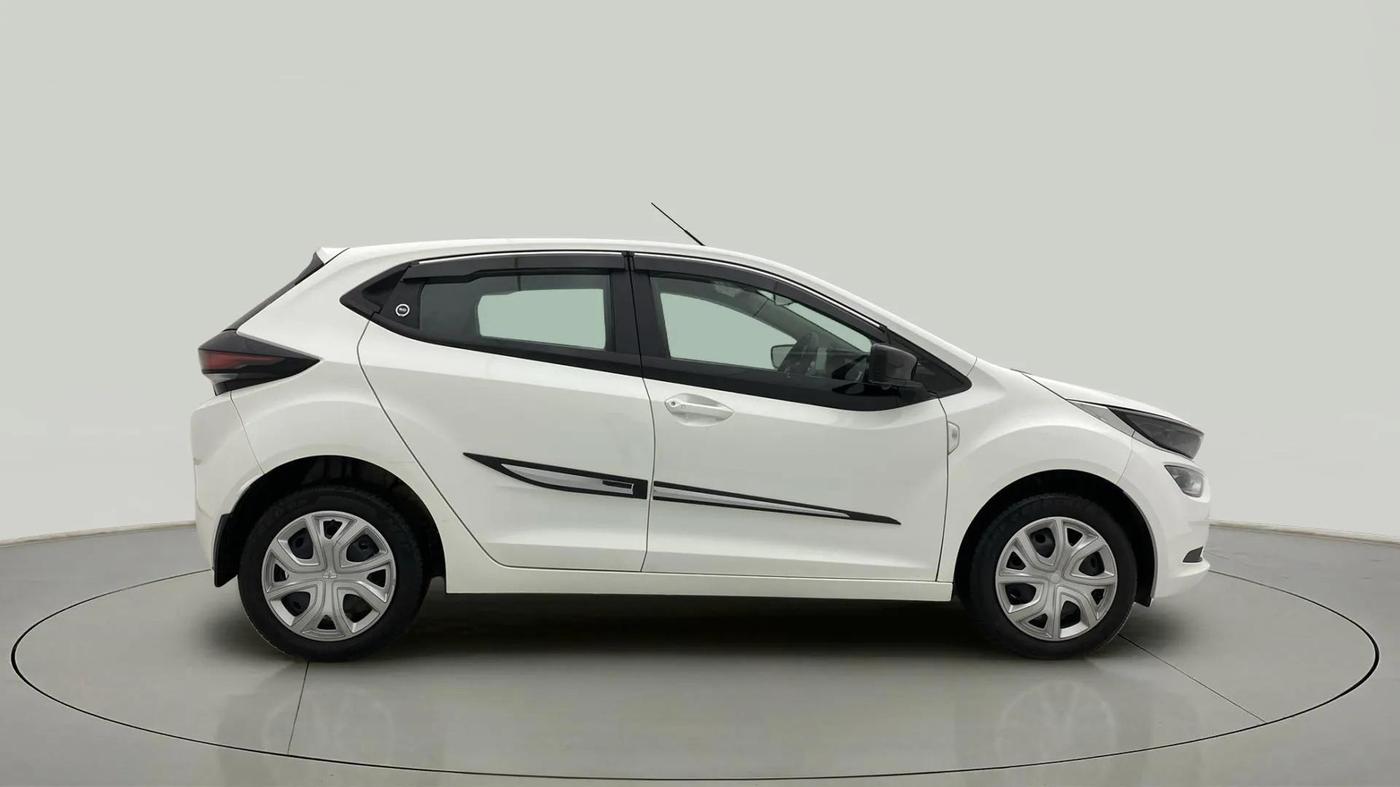 2023 Tata ALTROZ XTA, Petrol, Automatic, 13,010 km, Right Side View