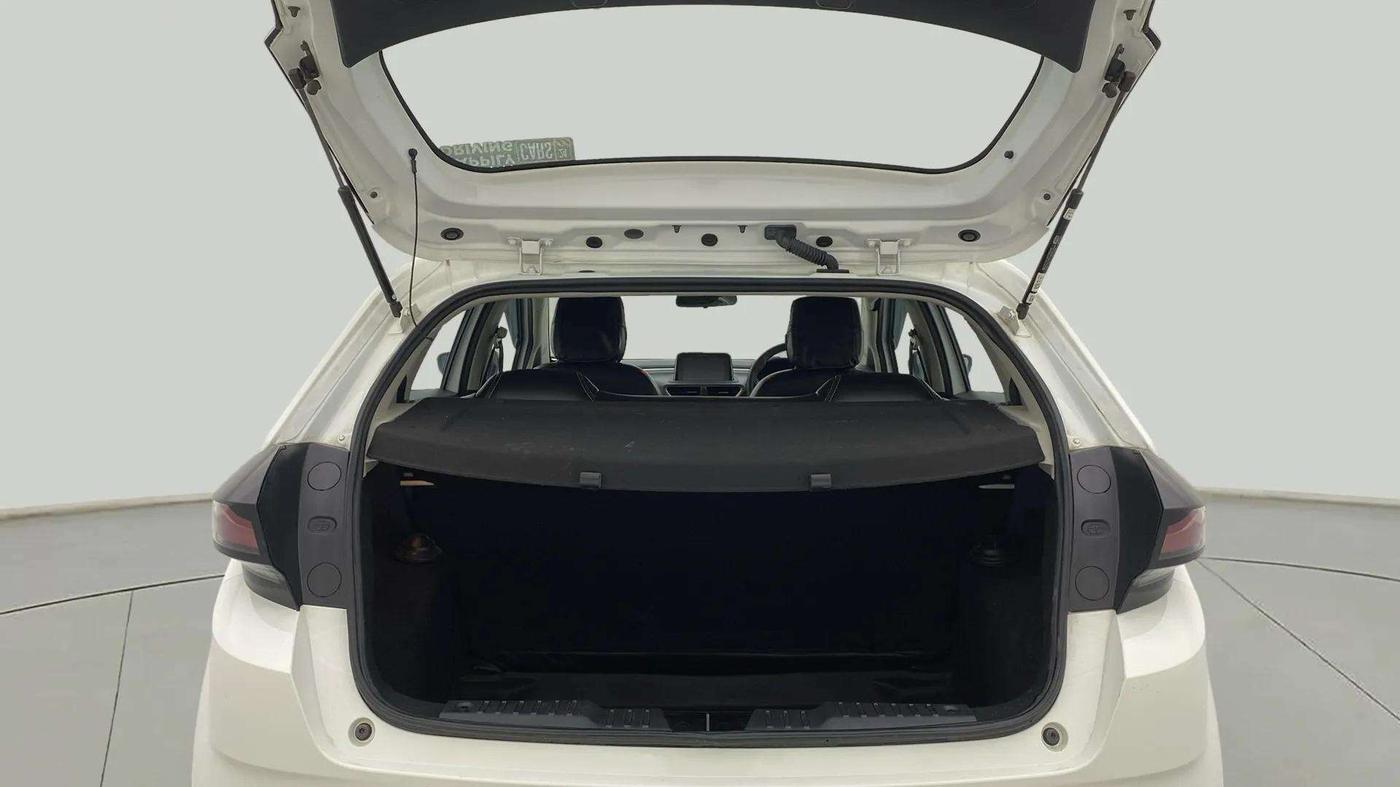 2023 Tata ALTROZ XTA, Petrol, Automatic, 13,010 km, Boot Open Zoomed View