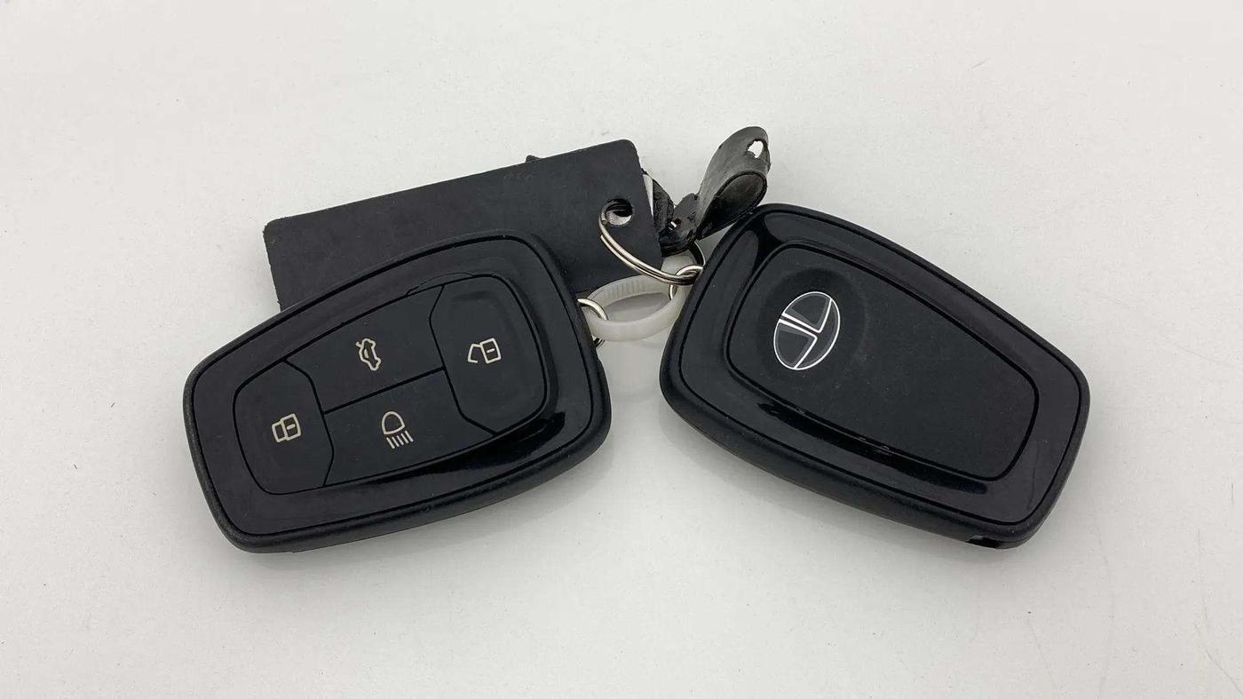 2023 Tata ALTROZ XTA, Petrol, Automatic, 13,010 km, Key Close Up