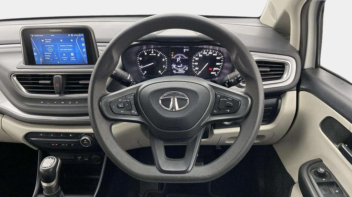 2023 Tata ALTROZ XTA, Petrol, Automatic, 13,010 km, Steering Wheel Close Up
