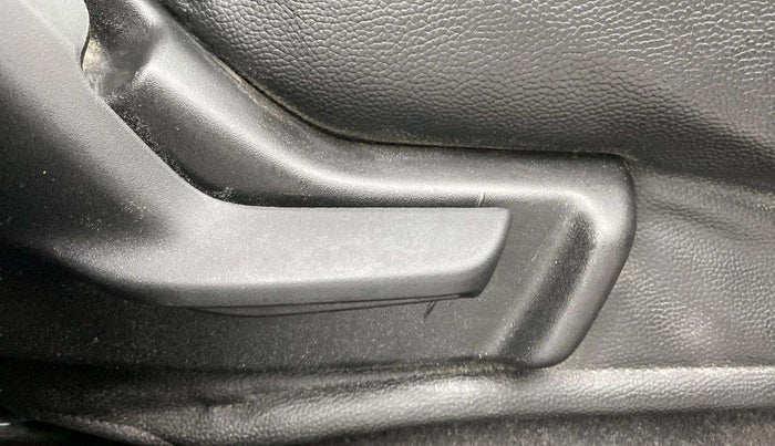 2017 Maruti IGNIS ZETA 1.2, Petrol, Manual, 30,197 km, Driver Side Adjustment Panel