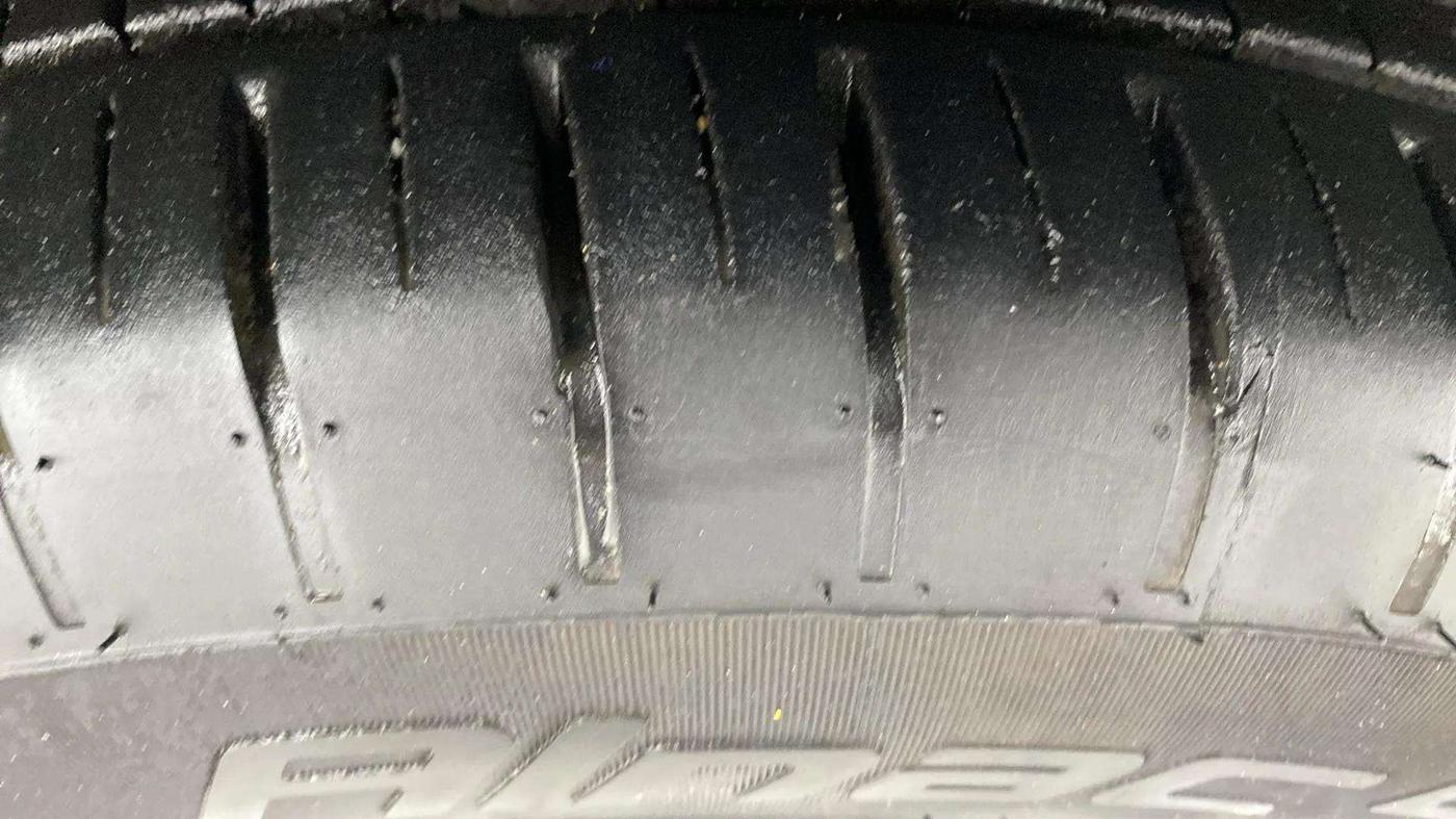 2017 Maruti IGNIS ZETA 1.2, Petrol, Manual, 30,197 km, Right Front Tyre Tread