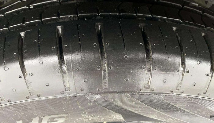 2017 Maruti IGNIS ZETA 1.2, Petrol, Manual, 30,197 km, Right Rear Tyre Tread