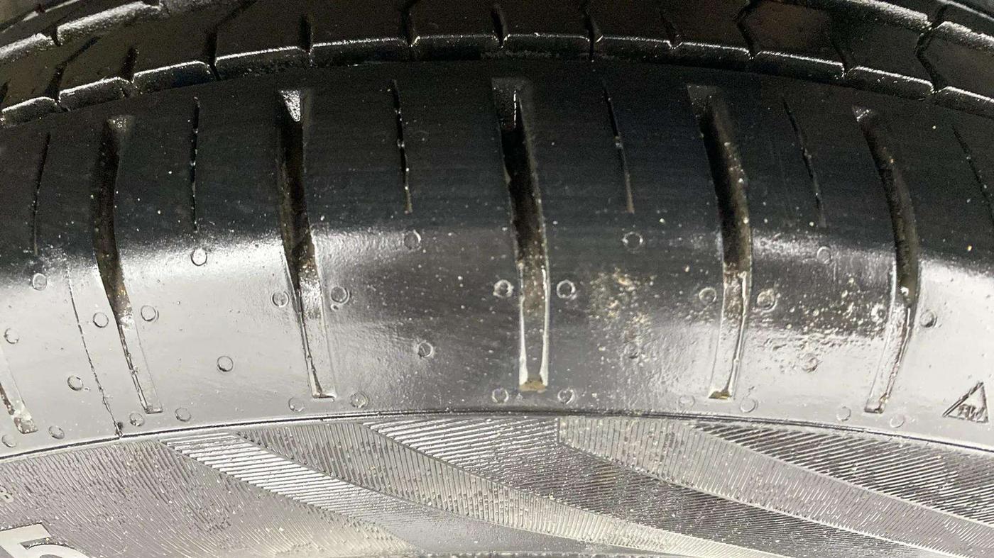 2017 Maruti IGNIS ZETA 1.2, Petrol, Manual, 30,197 km, Left Rear Tyre Tread