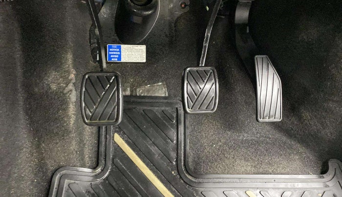 2017 Maruti IGNIS ZETA 1.2, Petrol, Manual, 30,197 km, Pedals