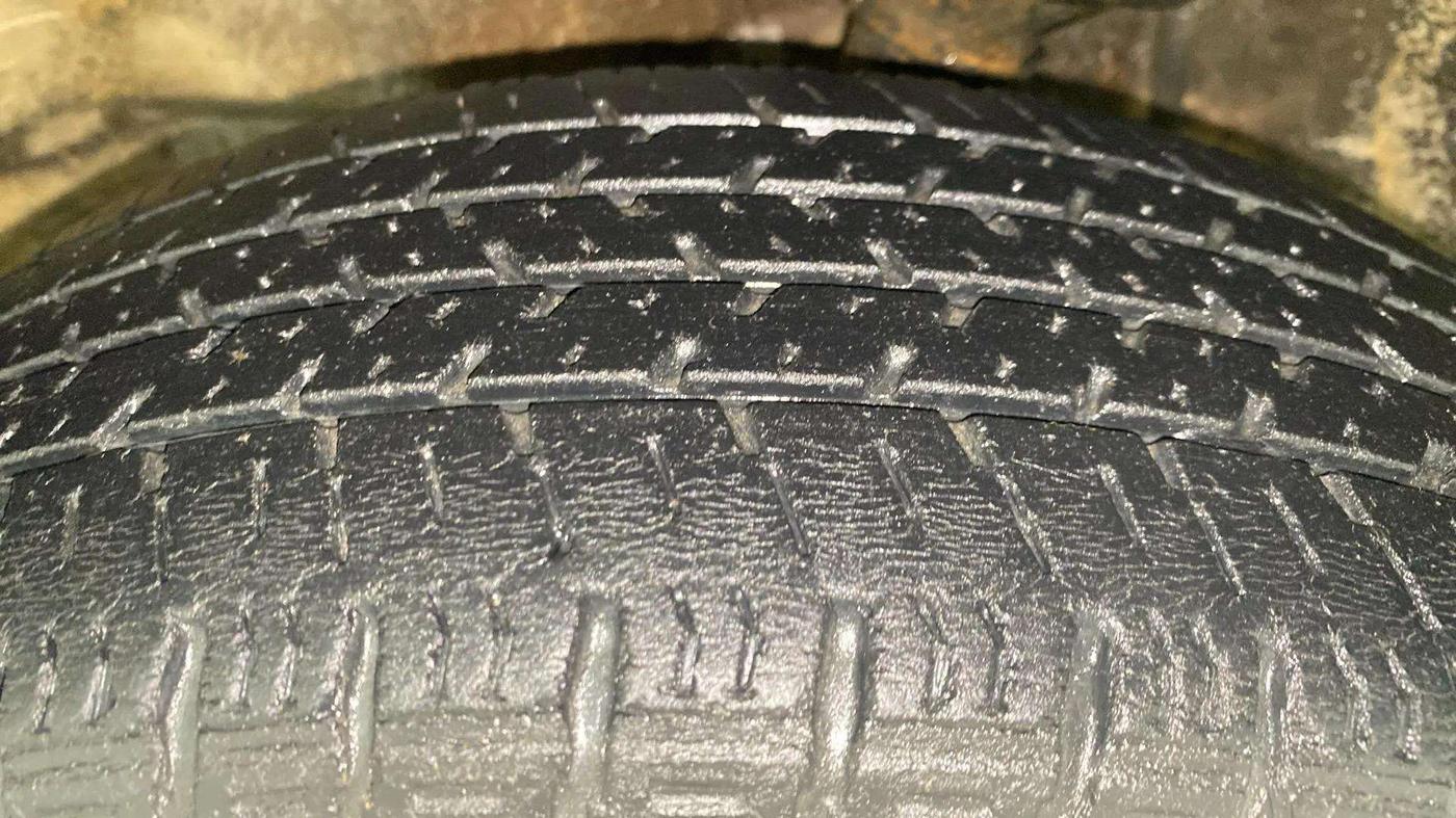 2017 Maruti Alto K10 VXI AMT, Petrol, Automatic, 36,462 km, Left Front Tyre Tread