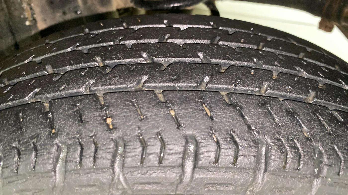 2017 Maruti Alto K10 VXI AMT, Petrol, Automatic, 36,462 km, Left Rear Tyre Tread