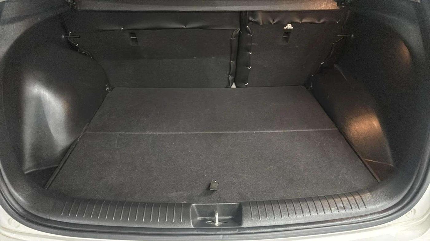 2016 Hyundai Creta SX PLUS AT 1.6 PETROL, Petrol, Automatic, 49,525 km, Boot Inside