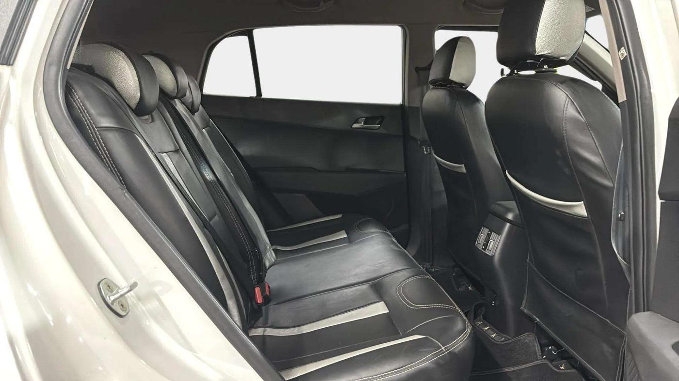 2016 Hyundai Creta SX PLUS AT 1.6 PETROL, Petrol, Automatic, 49,525 km, Right Side Rear Door Cabin