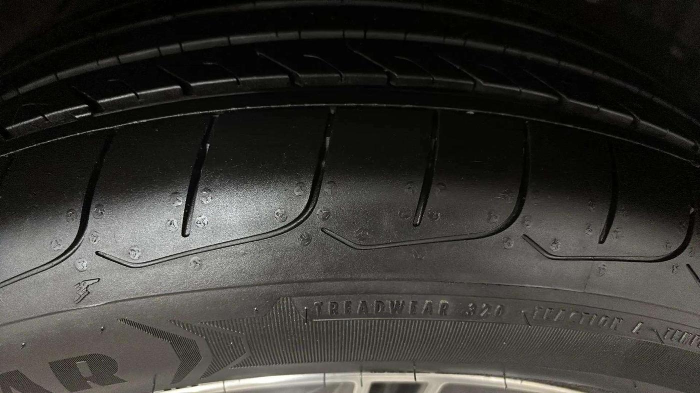 2016 Hyundai Creta SX PLUS AT 1.6 PETROL, Petrol, Automatic, 49,525 km, Right Rear Tyre Tread