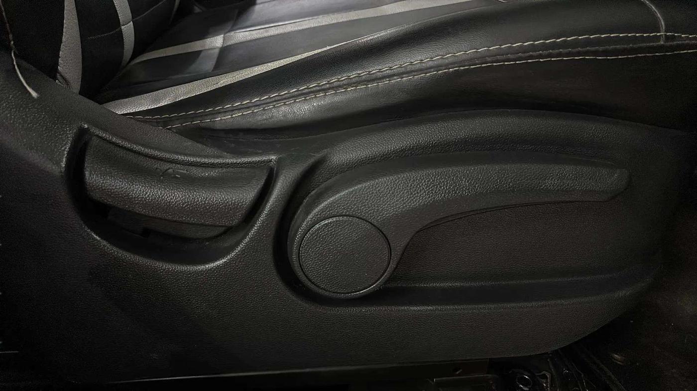 2016 Hyundai Creta SX PLUS AT 1.6 PETROL, Petrol, Automatic, 49,525 km, Driver Side Adjustment Panel