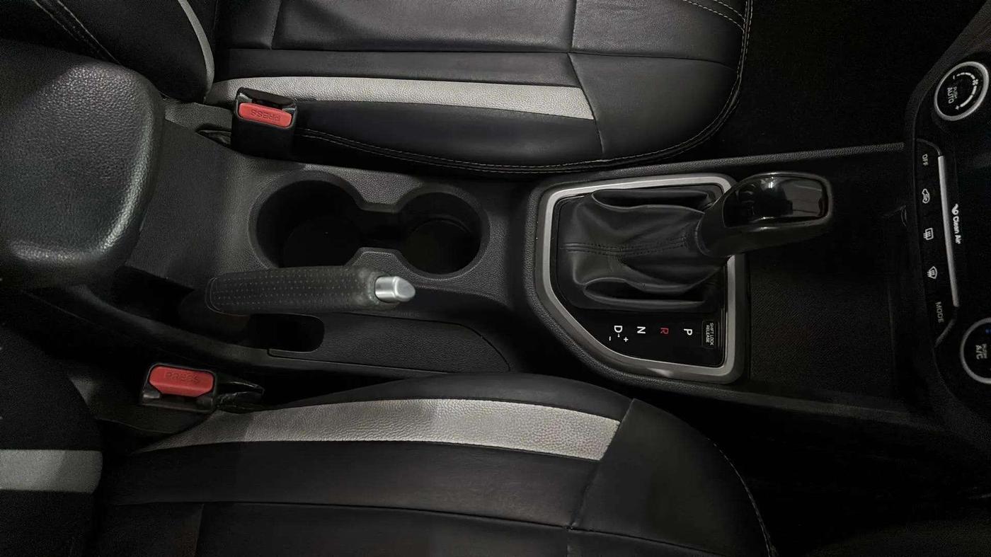 2016 Hyundai Creta SX PLUS AT 1.6 PETROL, Petrol, Automatic, 49,525 km, Gear Lever
