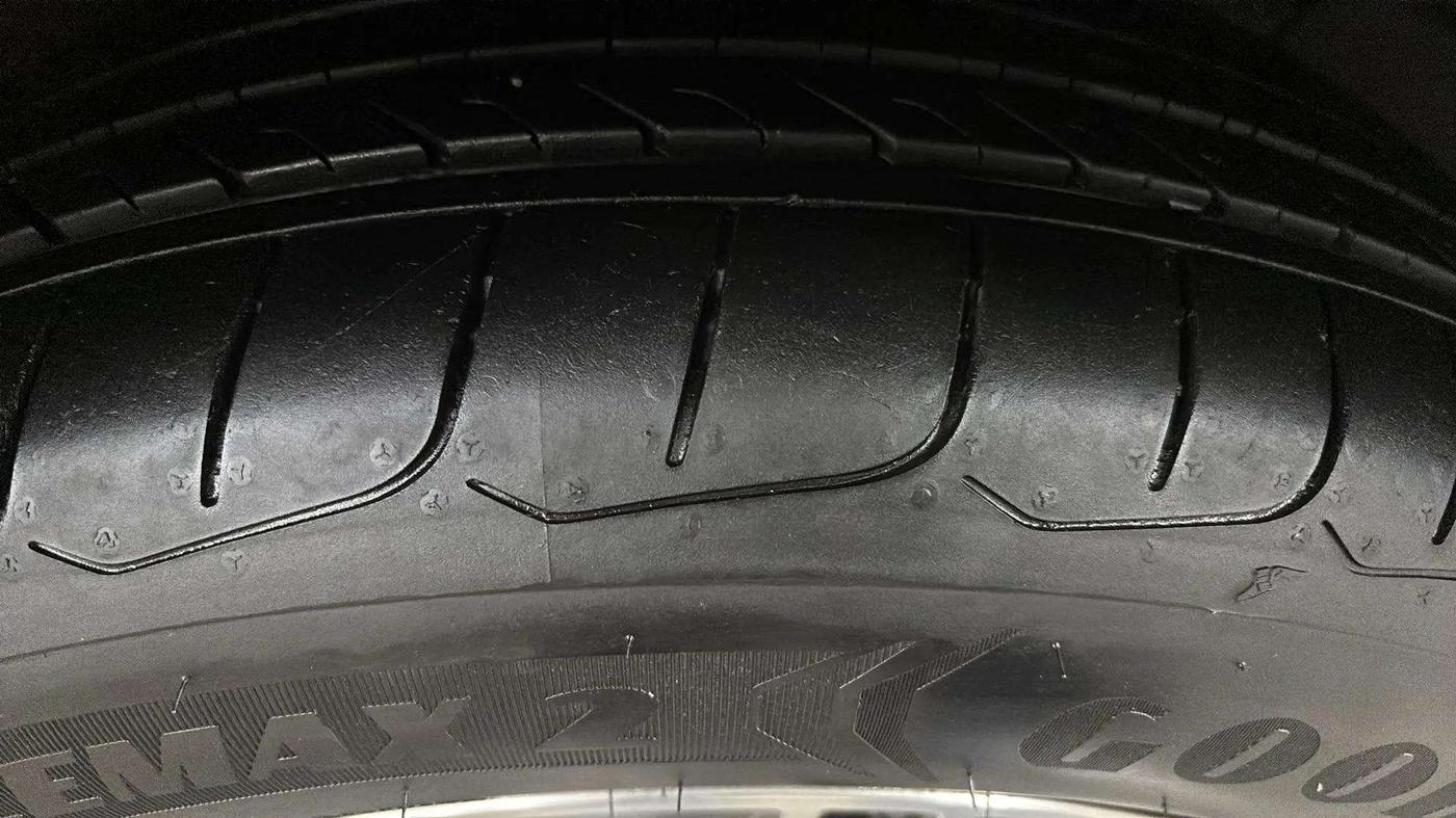 2016 Hyundai Creta SX PLUS AT 1.6 PETROL, Petrol, Automatic, 49,525 km, Right Front Tyre Tread