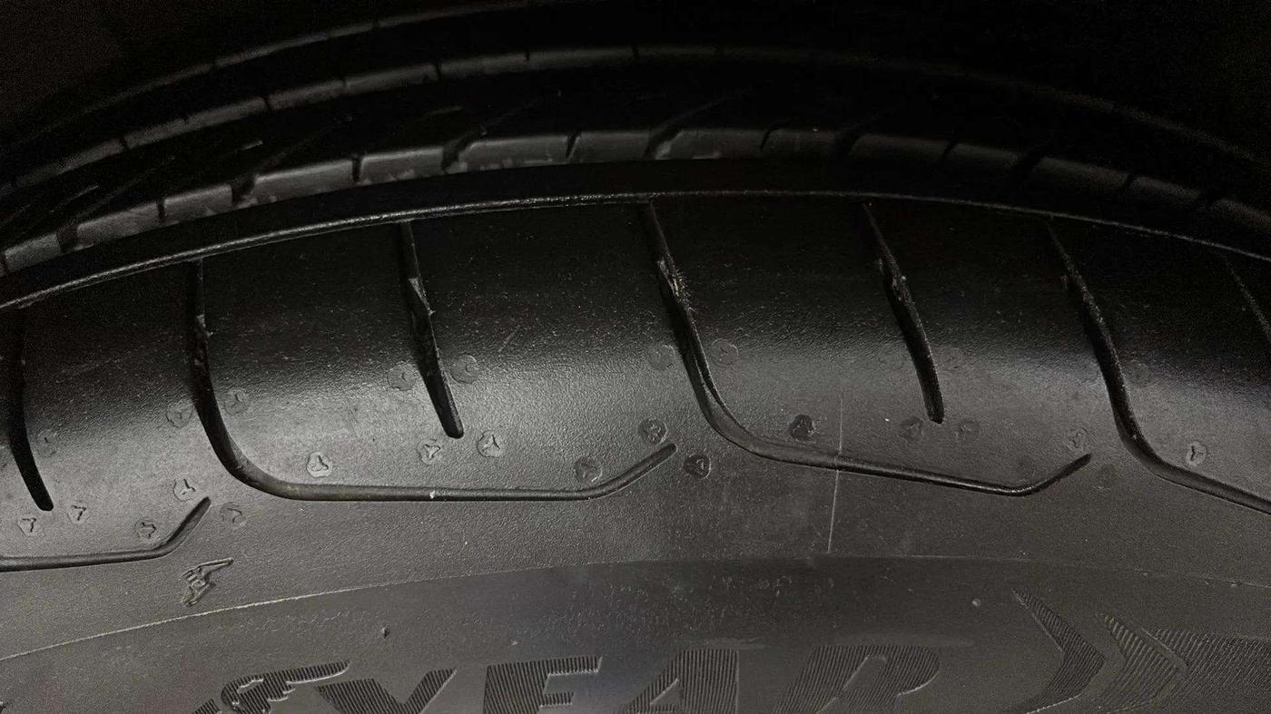 2016 Hyundai Creta SX PLUS AT 1.6 PETROL, Petrol, Automatic, 49,525 km, Left Front Tyre Tread
