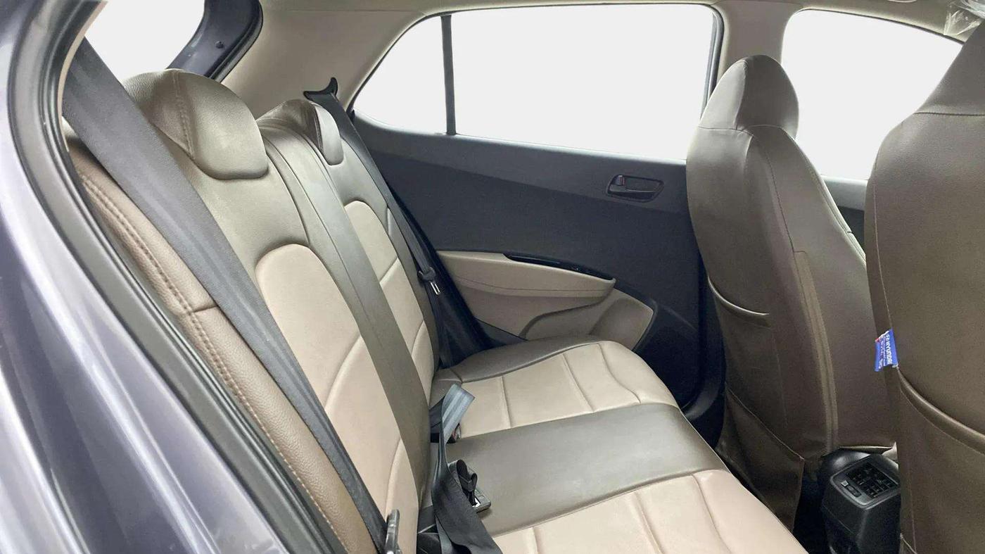 2019 Hyundai Grand i10 MAGNA 1.2 KAPPA VTVT, Petrol, Manual, 99,610 km, Right Side Rear Door Cabin