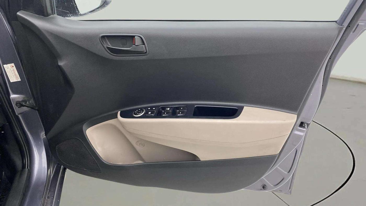 2019 Hyundai Grand i10 MAGNA 1.2 KAPPA VTVT, Petrol, Manual, 99,610 km, Driver Side Door Panels Control