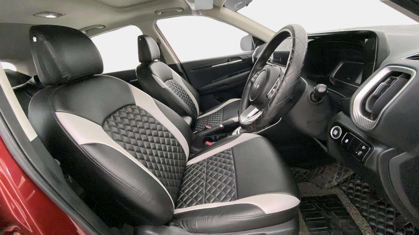 2022 KIA SONET HTK PLUS 1.0 IMT, Petrol, Manual, 18,358 km, Right Side Front Door Cabin