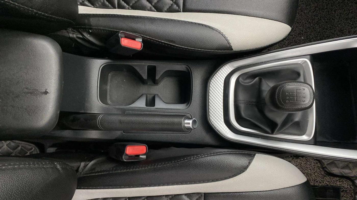 2022 KIA SONET HTK PLUS 1.0 IMT, Petrol, Manual, 18,358 km, Gear Lever