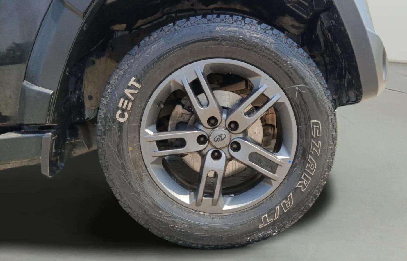 2022 Mahindra Thar LX HT PETROL 4WD MT, Petrol, Manual, 62,758 km, Right Front Wheel
