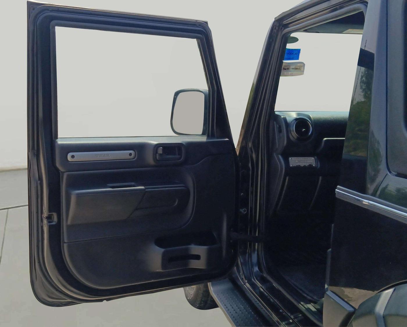 2022 Mahindra Thar LX HT PETROL 4WD MT, Petrol, Manual, 62,758 km, LHS Front Door