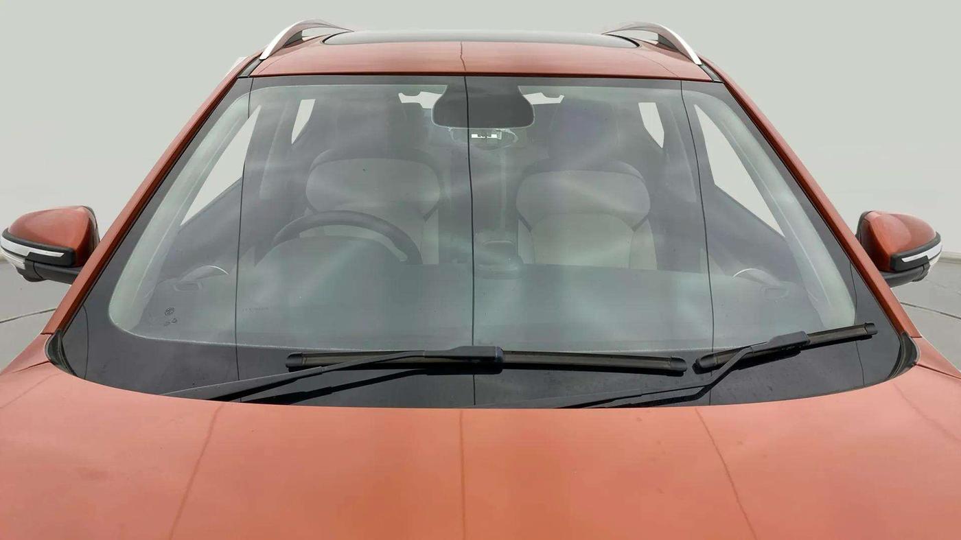 2021 MG ASTOR SHARP 1.5 MT, Petrol, Manual, 24,020 km, Front Windshield