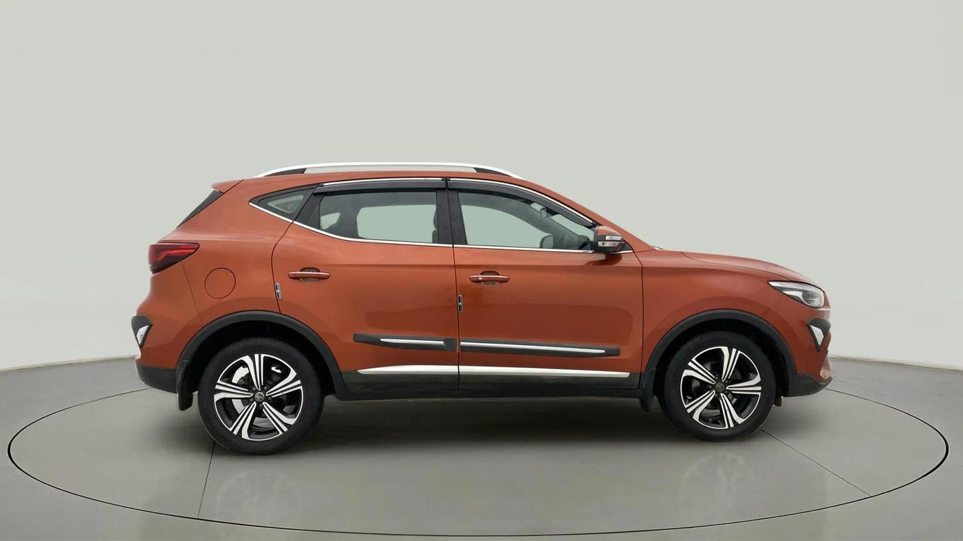 2021 MG ASTOR SHARP 1.5 MT, Petrol, Manual, 24,020 km, Right Side View