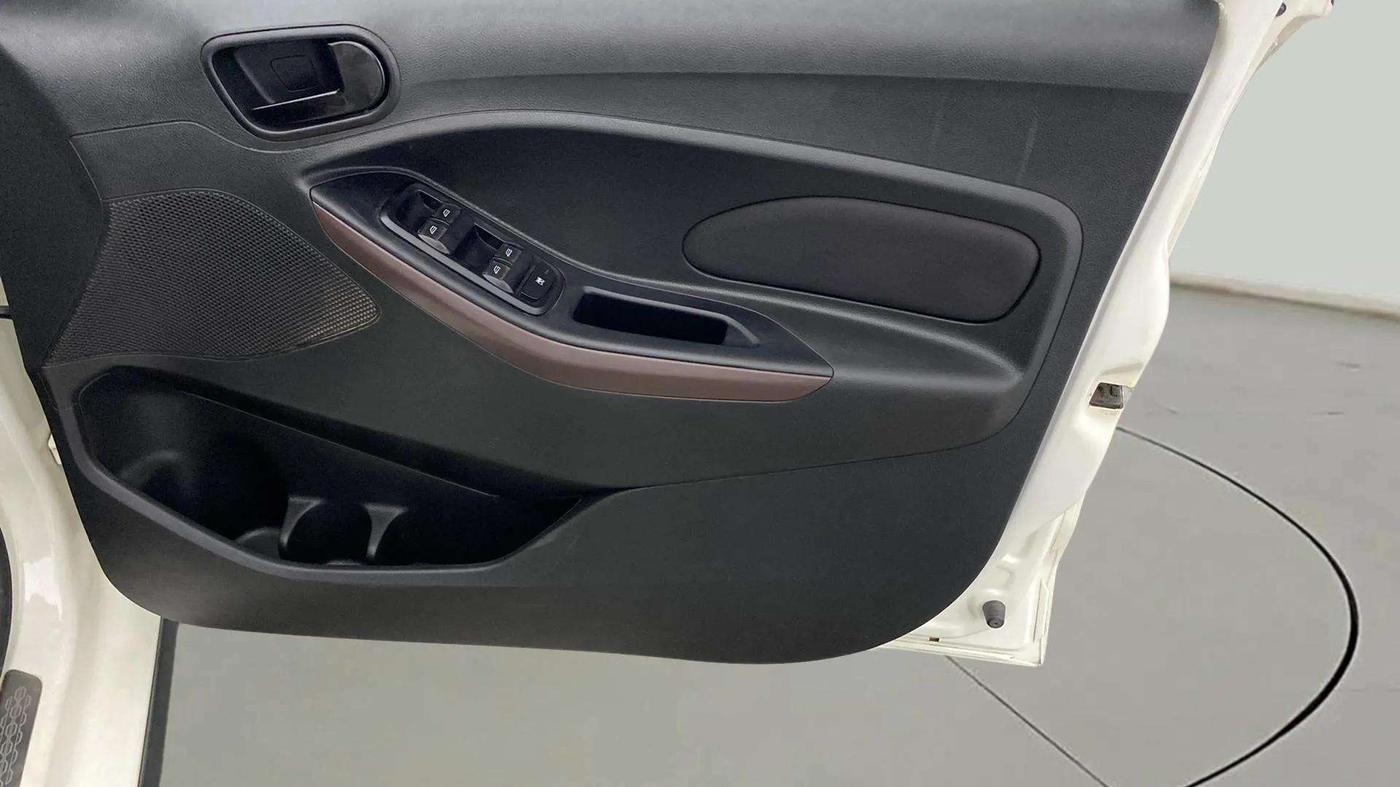 2020 Ford FREESTYLE TITANIUM PLUS 1.2 PETROL, Petrol, Manual, 34,634 km, Driver Side Door Panels Control