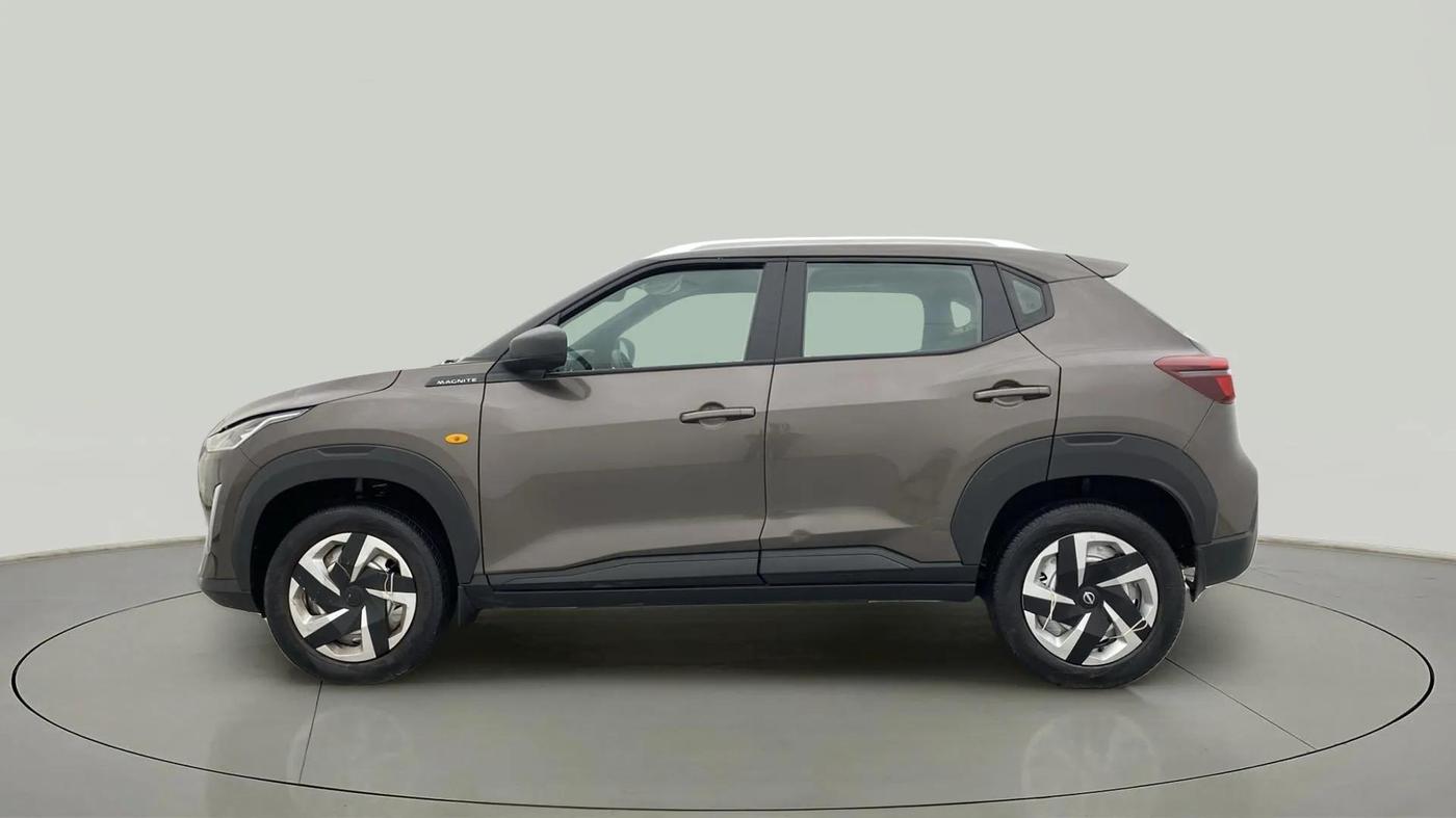 2023 Nissan MAGNITE XE, Petrol, Manual, 10,113 km, Left Side