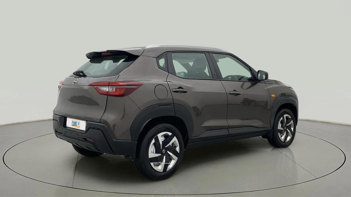 2023 Nissan MAGNITE XE, Petrol, Manual, 10,113 km, Right Back Diagonal