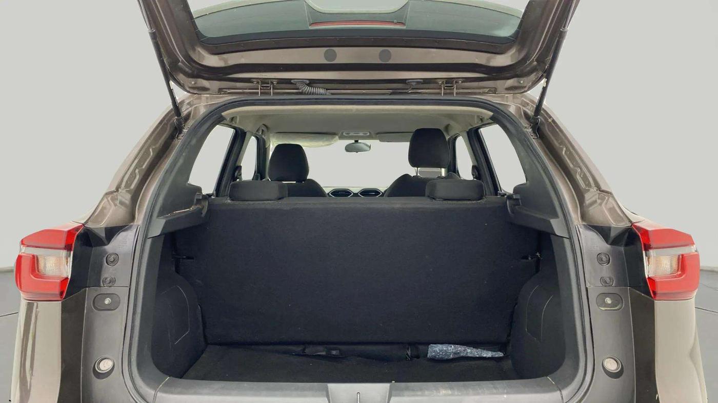 2023 Nissan MAGNITE XE, Petrol, Manual, 10,113 km, Boot Inside