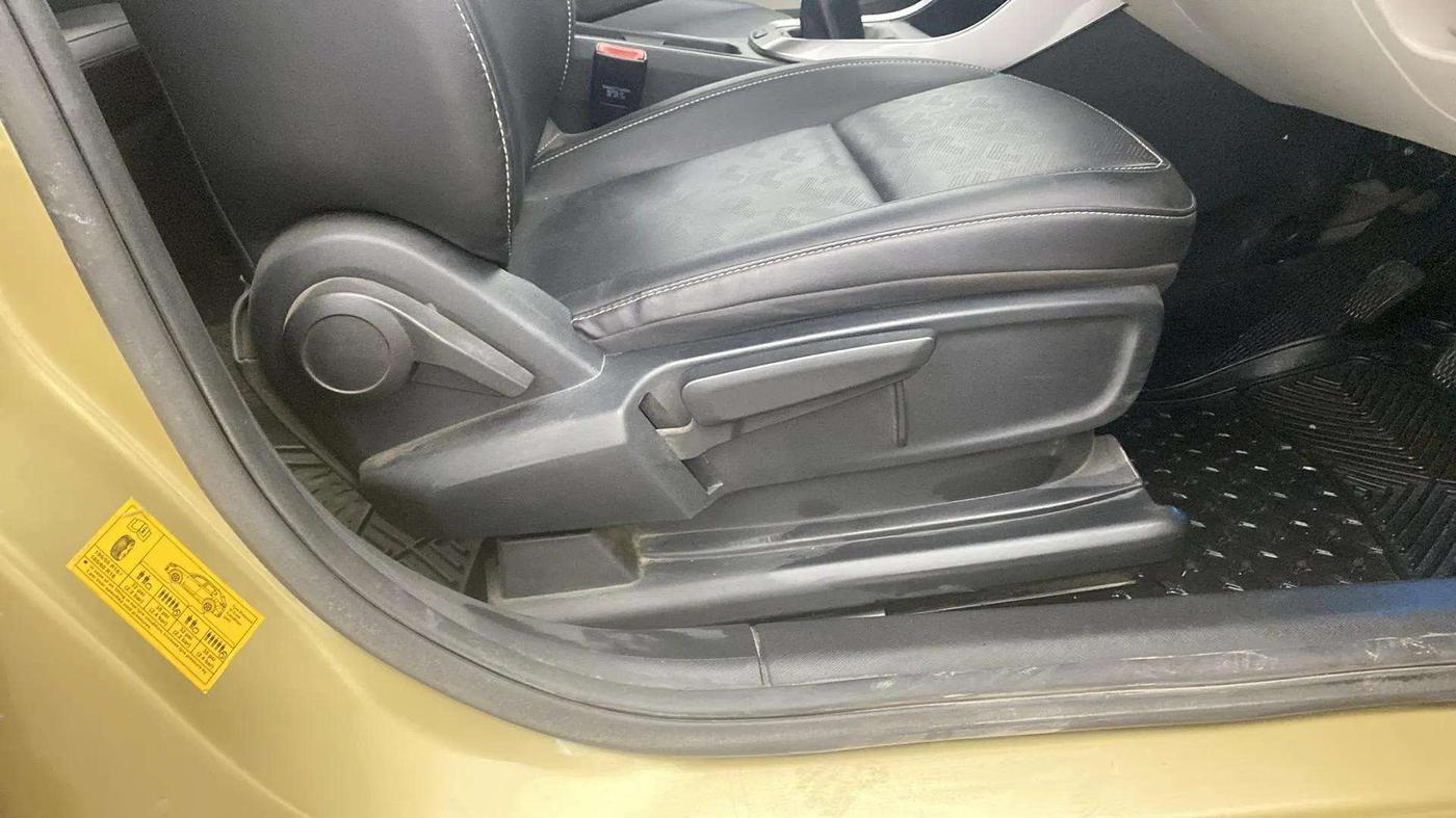 2021 Tata ALTROZ XZ PLUS PETROL, Petrol, Manual, 40,492 km, Driver Side Adjustment Panel