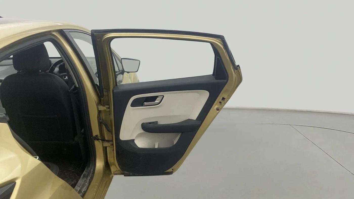 2021 Tata ALTROZ XZ PLUS PETROL, Petrol, Manual, 40,492 km, RHS Rear Door