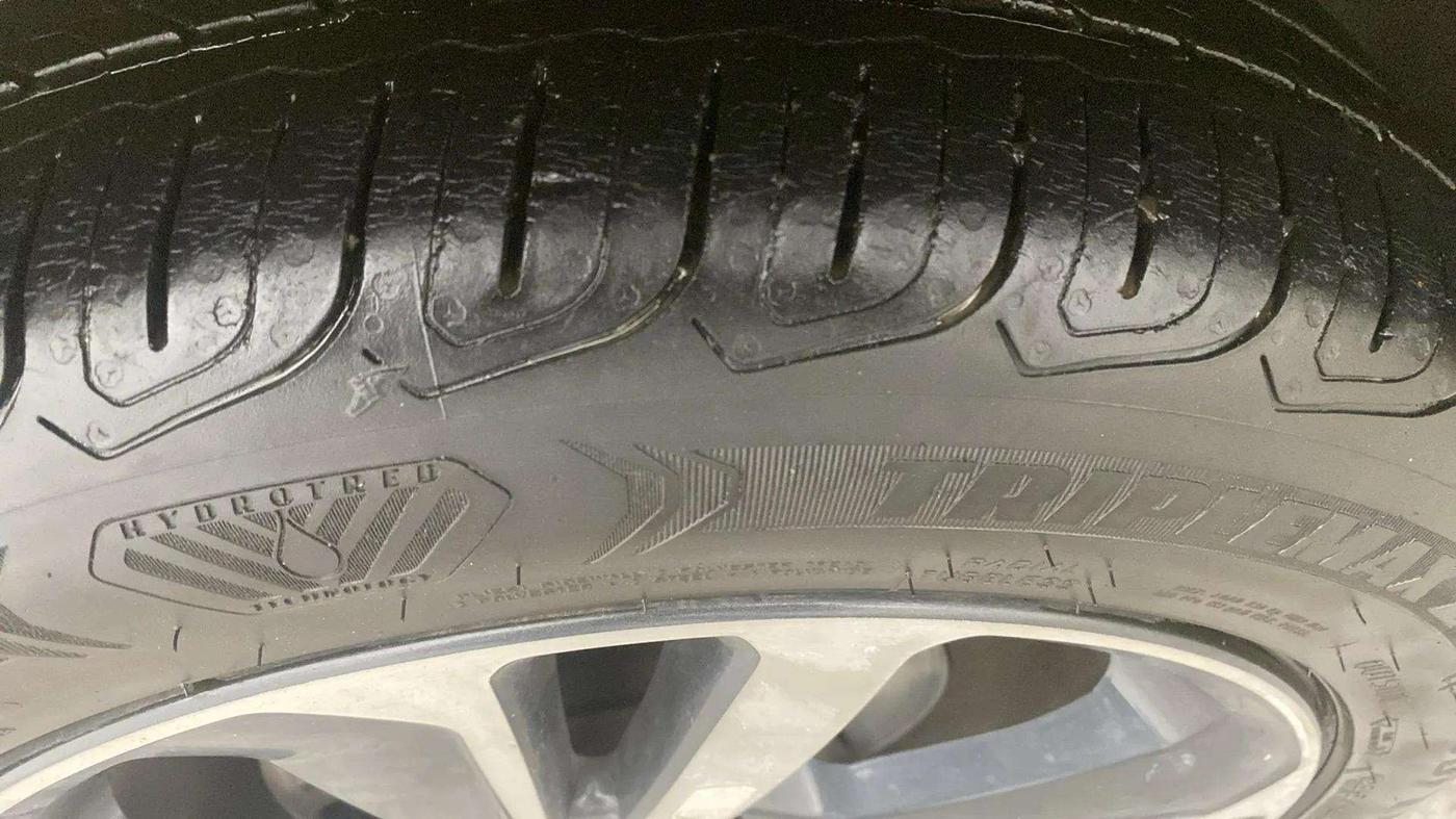 2021 Tata ALTROZ XZ PLUS PETROL, Petrol, Manual, 40,492 km, Left Front Tyre Tread