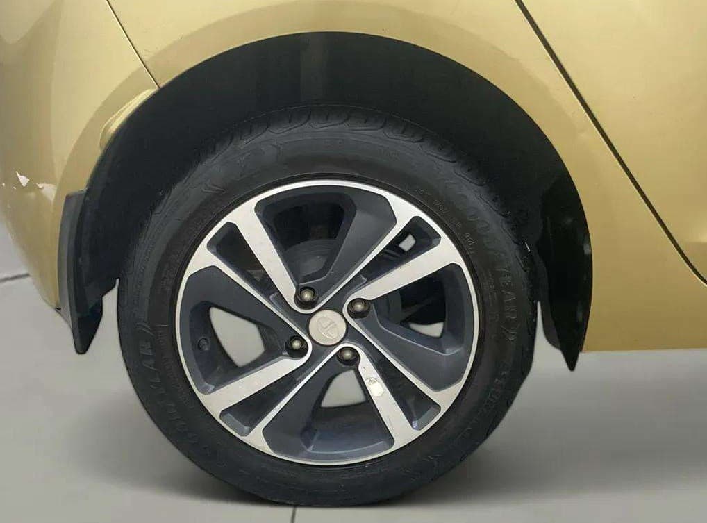 2021 Tata ALTROZ XZ PLUS PETROL, Petrol, Manual, 40,492 km, Right Rear Wheel
