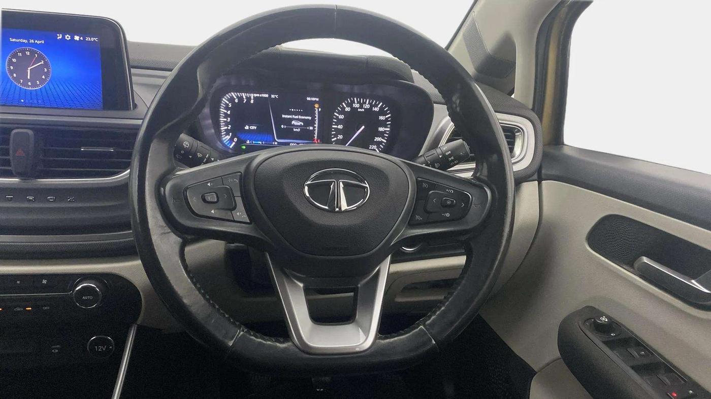 2021 Tata ALTROZ XZ PLUS PETROL, Petrol, Manual, 40,492 km, Steering Wheel Close Up