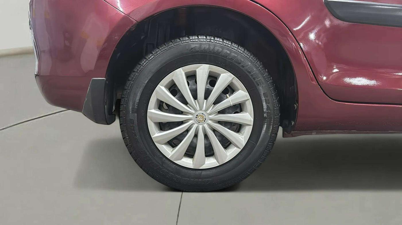 2015 Maruti Swift Dzire VXI, Petrol, Manual, 79,086 km, Right Rear Wheel