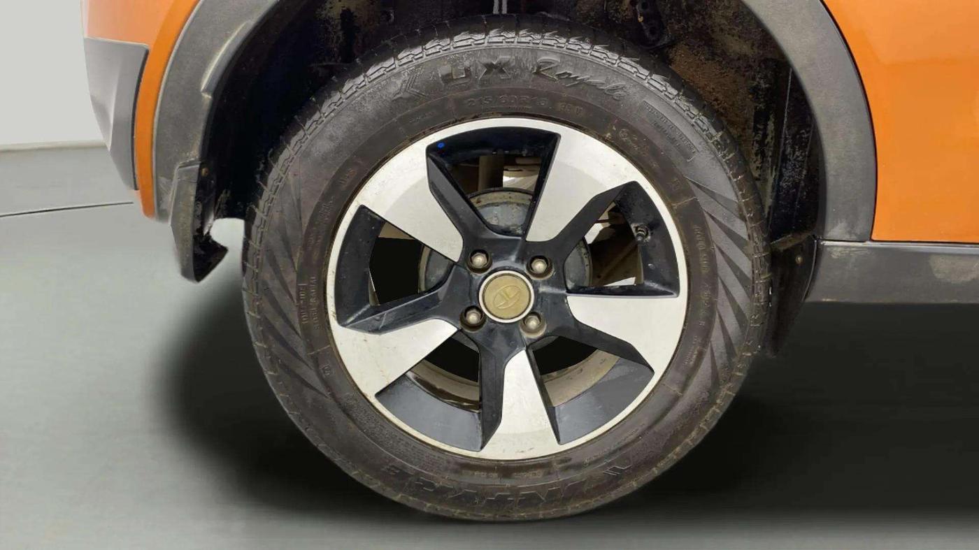 2018 Tata NEXON XZA PLUS PETROL, Petrol, Automatic, 78,271 km, Right Rear Wheel