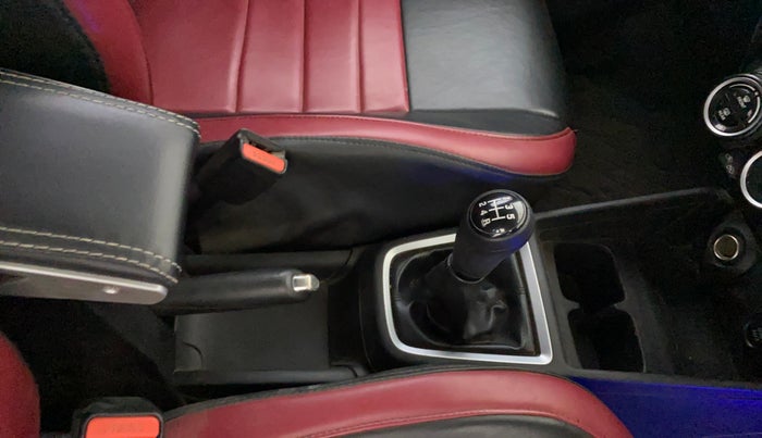 2018 Maruti Swift ZXI PLUS, Petrol, Manual, 1,14,411 km, Gear Lever